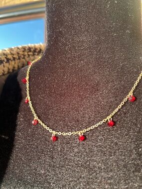 COURT FAVOR Necklace with Red Crystal Drops